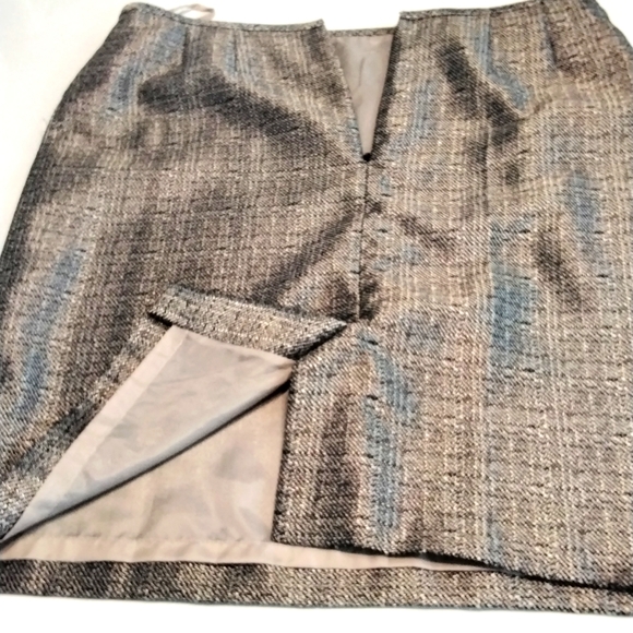 TAHARI Arthur S. Levine 2 piece skirt suit, size 12P - Picture 15 of 16